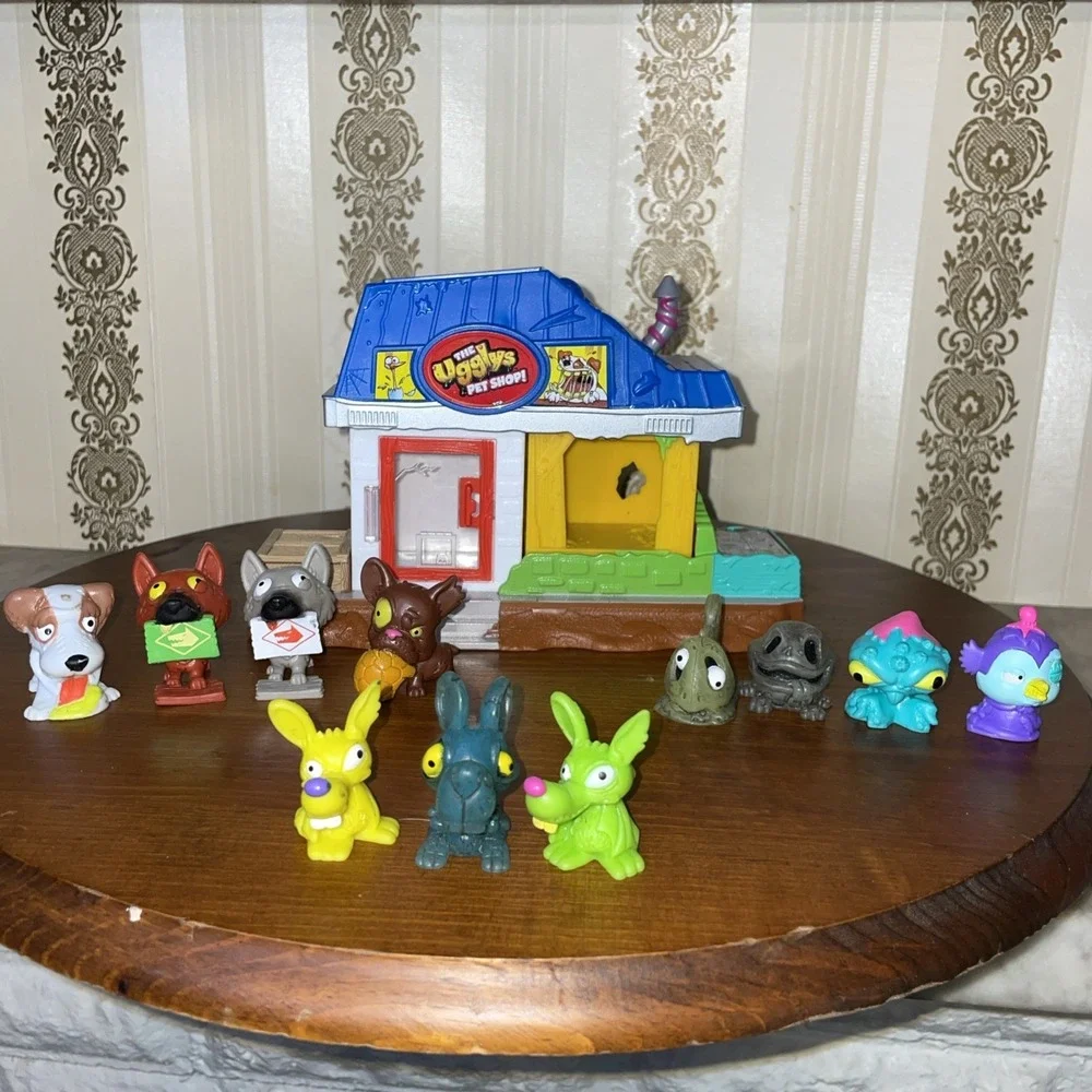 The Ugglys Pet Resort And Lots Of Figures | Glow Series 1 & 2 | Sounds Works